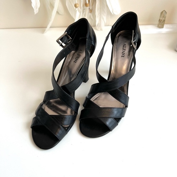 Alfani  Women Black LeatherStrap Sandals - Picture 2 of 10